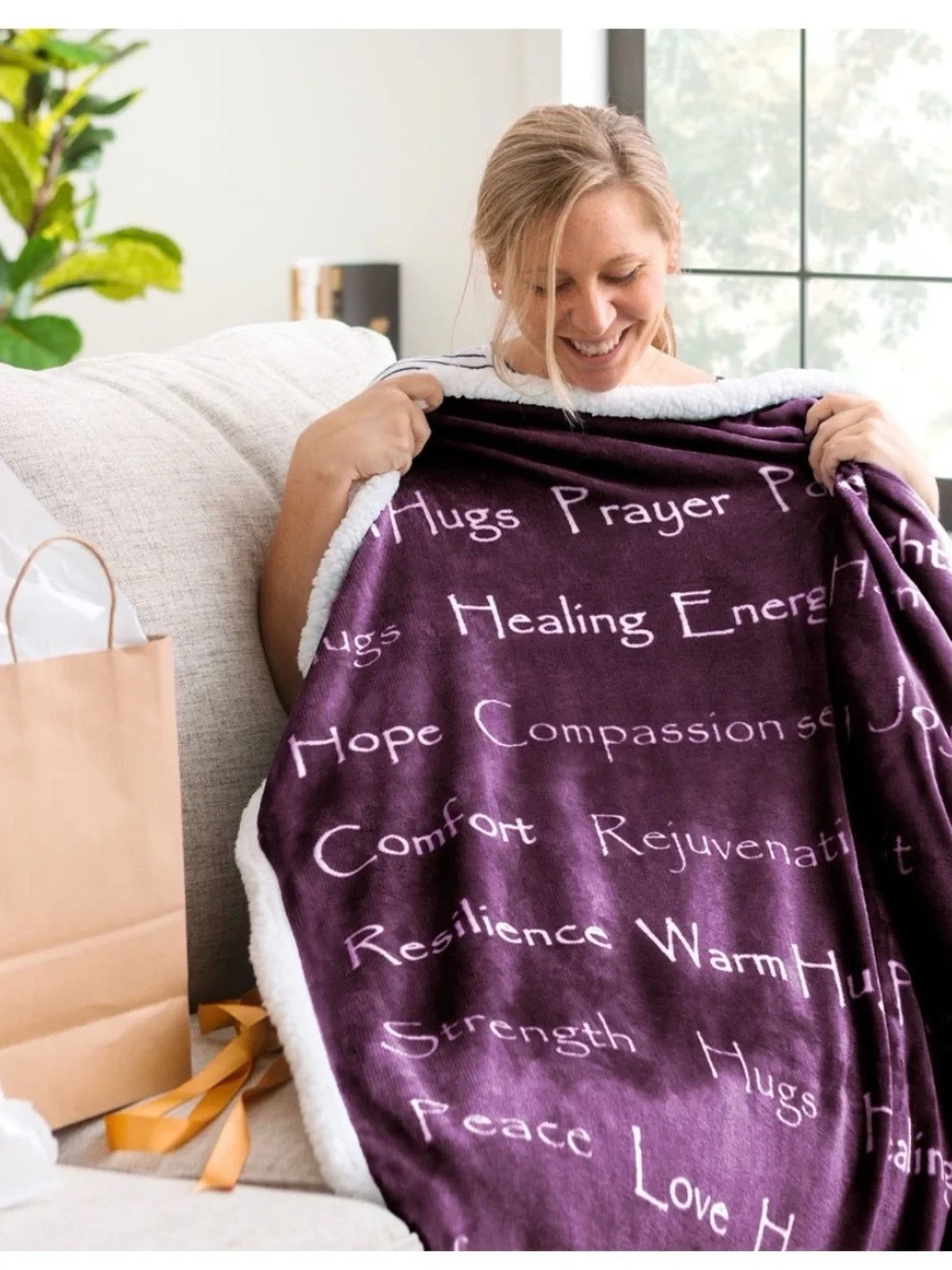 NWT Plush Sherpa Throw Blanket in Deep Purple (Aubergine) with Motivational Word